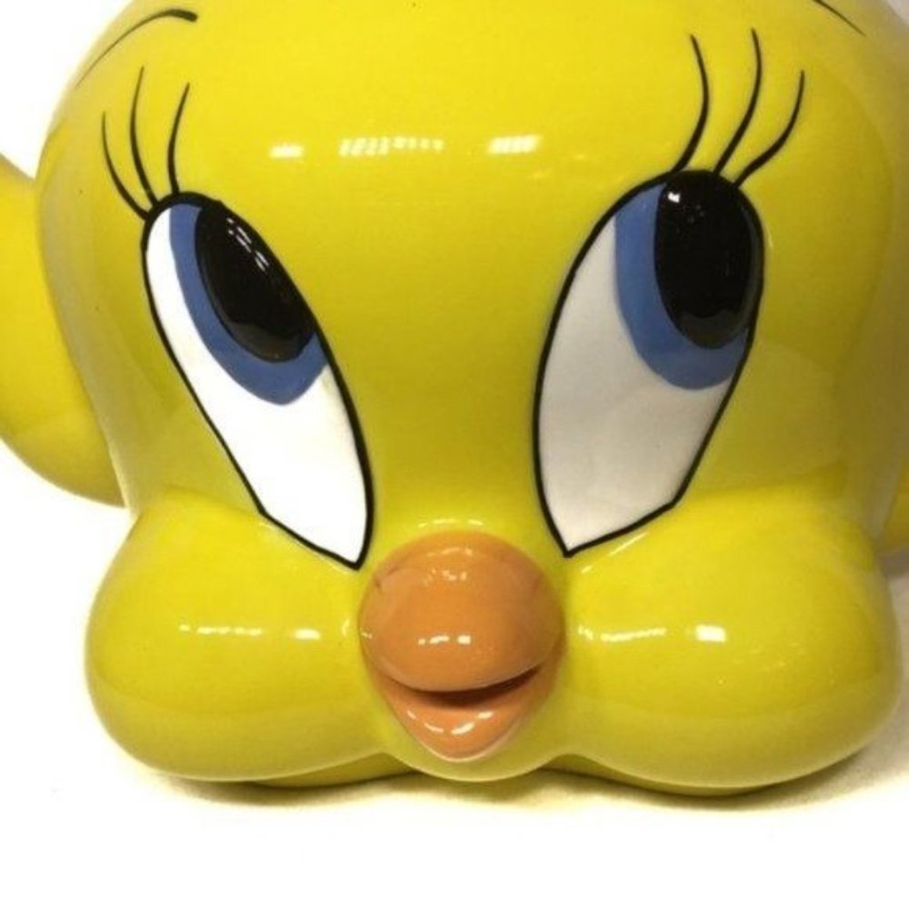 Yellow TWEETY BIRD 1997 TEA POT WARNER BROTHERS VINTAGE With Lid and Box 6"Tall - Picture 2 of 8